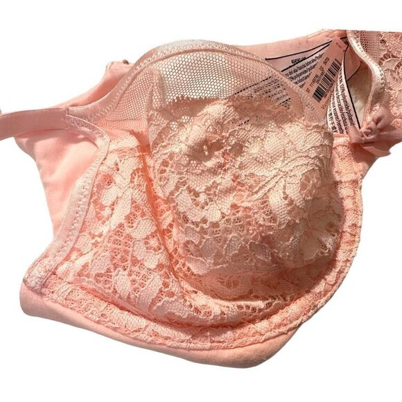 'Victoria's Secret Unlined Bra color Pink / Peach 
Lace bra - Picture 2 of 12